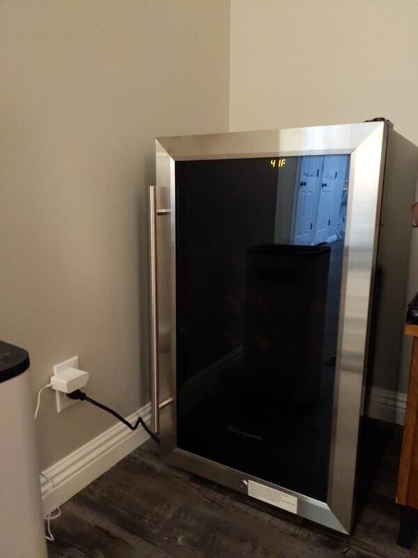 30Bottle Free Standing 4.3 cu. ft. Single Zone Wine Cooler