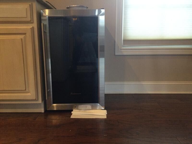 30Bottle Free Standing 4.3 cu. ft. Single Zone Wine Cooler